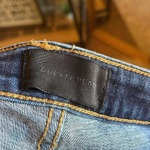 Size 23 Buckle Black skinny jeans - Picture 2 of 2